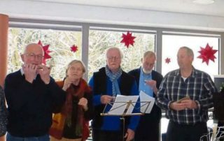 Mundharmonikagruppe gibt Konzert im Hospiz